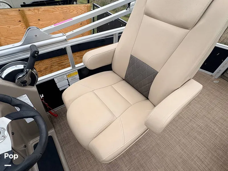 Slide: The Image of Captains Seat - 16319573