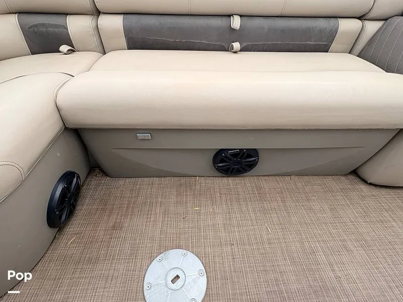 Slide: The Image of Passenger Seating With Storage/speakers - 16319575