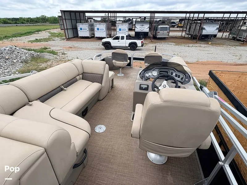 Slide: The Image of Sun Tracker Fishin' Barge 20 DLX 2023 - 16319593