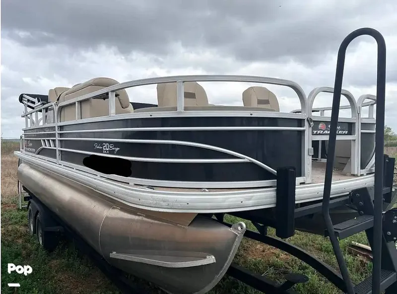 Slide: The Image of Sun Tracker Fishin' Barge 20 DLX 2023 - 16322998