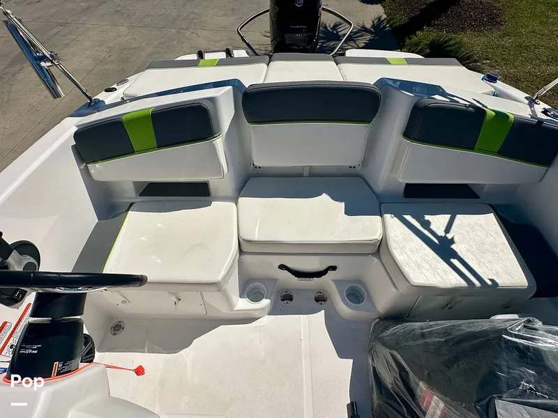 Slide: The Image of Tahoe T18 2024 - 16466741