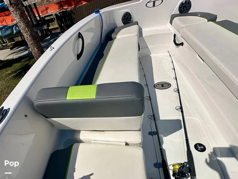 Slide: The Image of Tahoe T18 2024 - 16466743