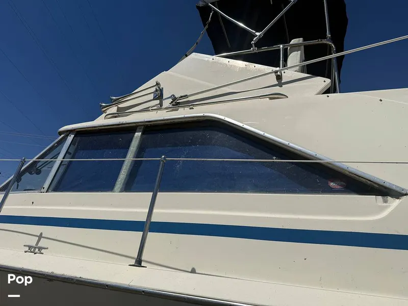 Slide: The Image of Chris-Craft Commander 31 Sports Express Flybridge 1970 - 16462560