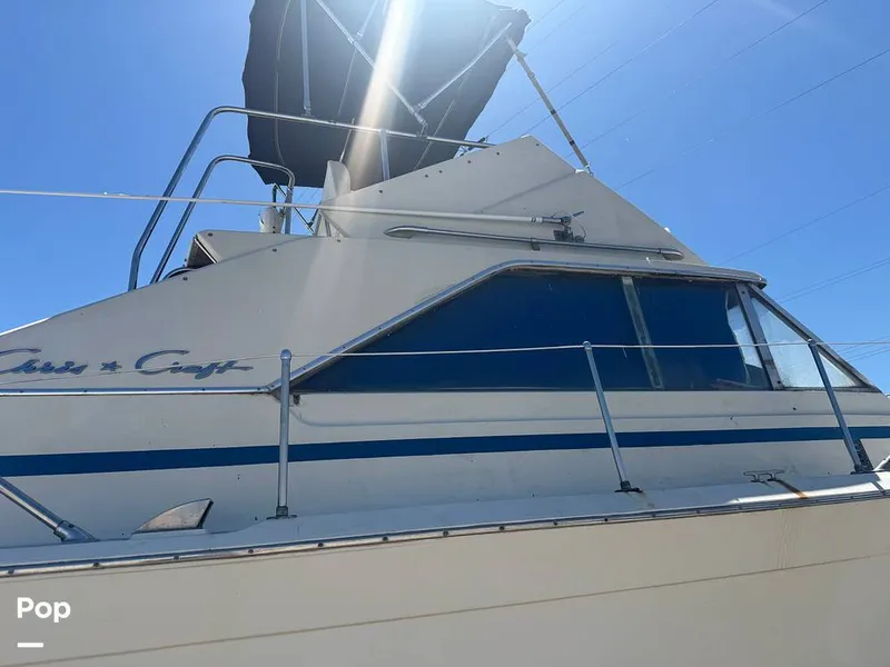Slide: The Image of Chris-Craft Commander 31 Sports Express Flybridge 1970 - 16462567