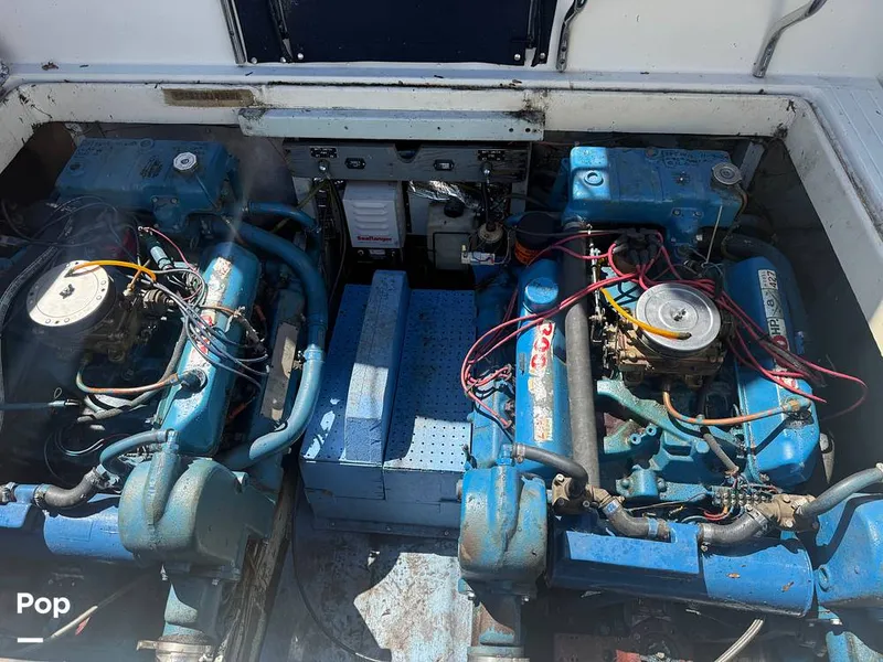 Slide: The Image of Chris-Craft Commander 31 Sports Express Flybridge 1970 - 16462578