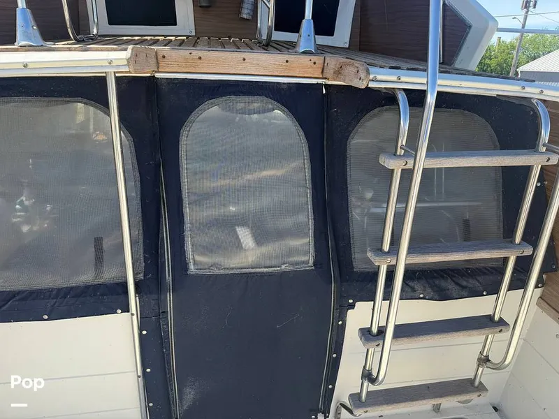 Slide: The Image of Chris-Craft Commander 31 Sports Express Flybridge 1970 - 16462590