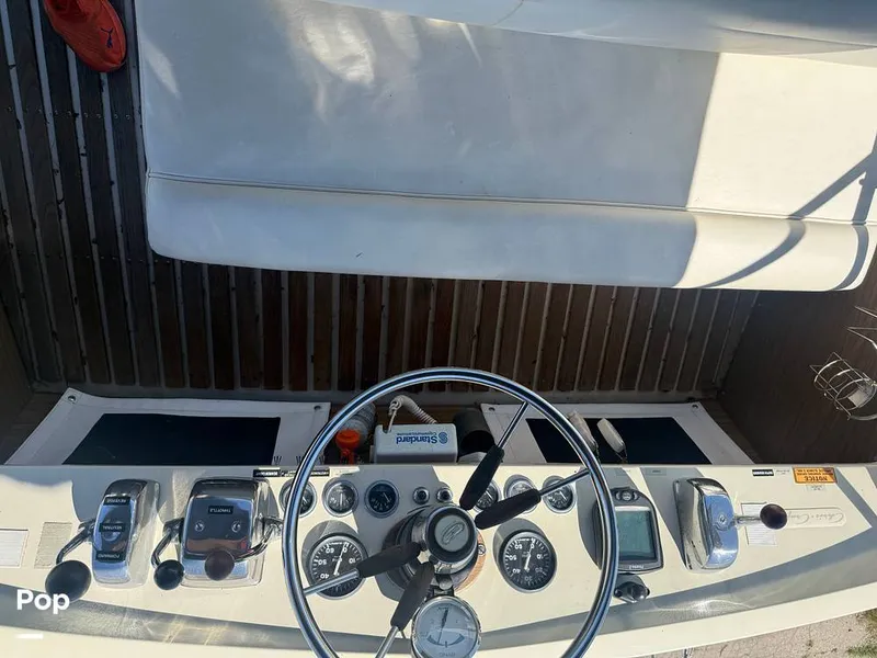 Slide: The Image of Chris-Craft Commander 31 Sports Express Flybridge 1970 - 16462592