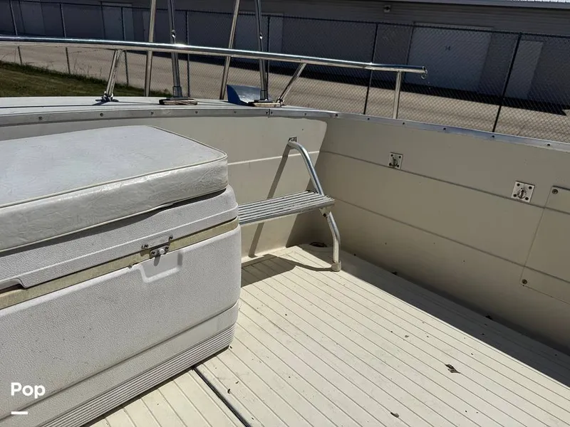 Slide: The Image of Chris-Craft Commander 31 Sports Express Flybridge 1970 - 16462597