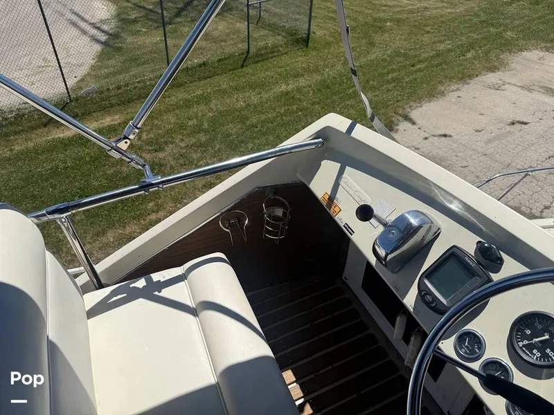 Slide: The Image of Chris-Craft Commander 31 Sports Express Flybridge 1970 - 16462602