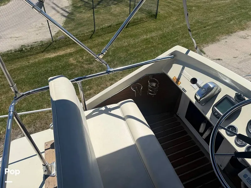 Slide: The Image of Chris-Craft Commander 31 Sports Express Flybridge 1970 - 16462605
