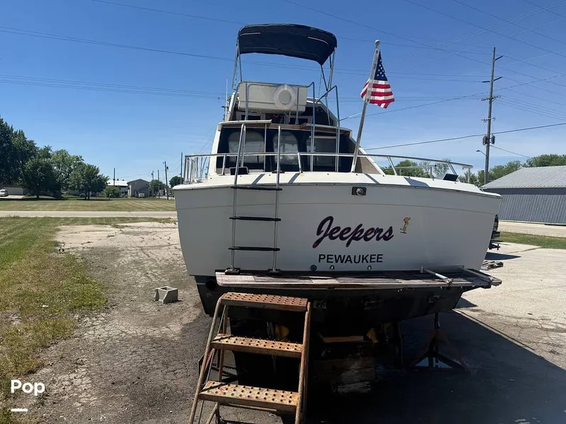 Slide: The Image of Chris-Craft Commander 31 Sports Express Flybridge 1970 - 16462547
