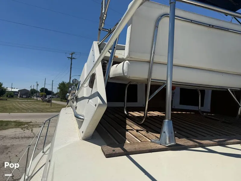 Slide: The Image of Chris-Craft Commander 31 Sports Express Flybridge 1970 - 16462608