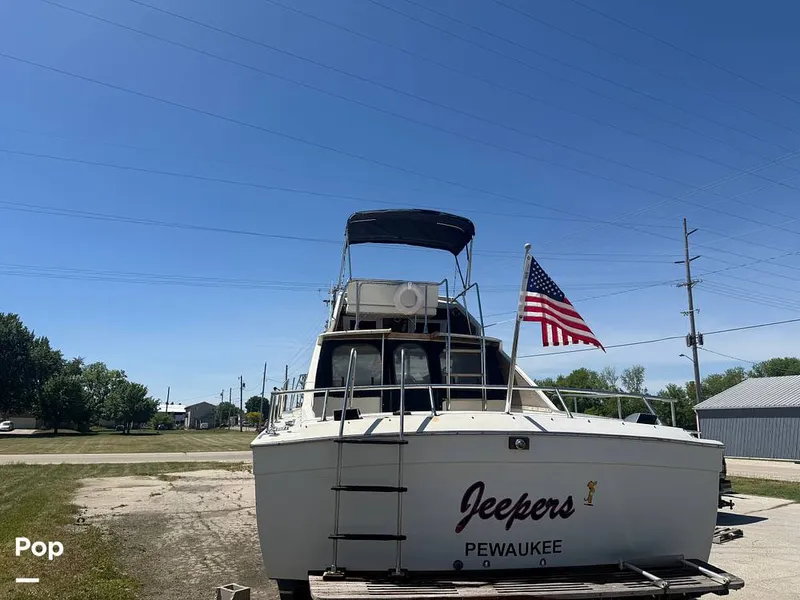 Slide: The Image of Chris-Craft Commander 31 Sports Express Flybridge 1970 - 16462548