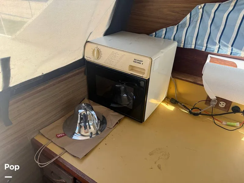 Slide: The Image of Chris-Craft Commander 31 Sports Express Flybridge 1970 - 16462633