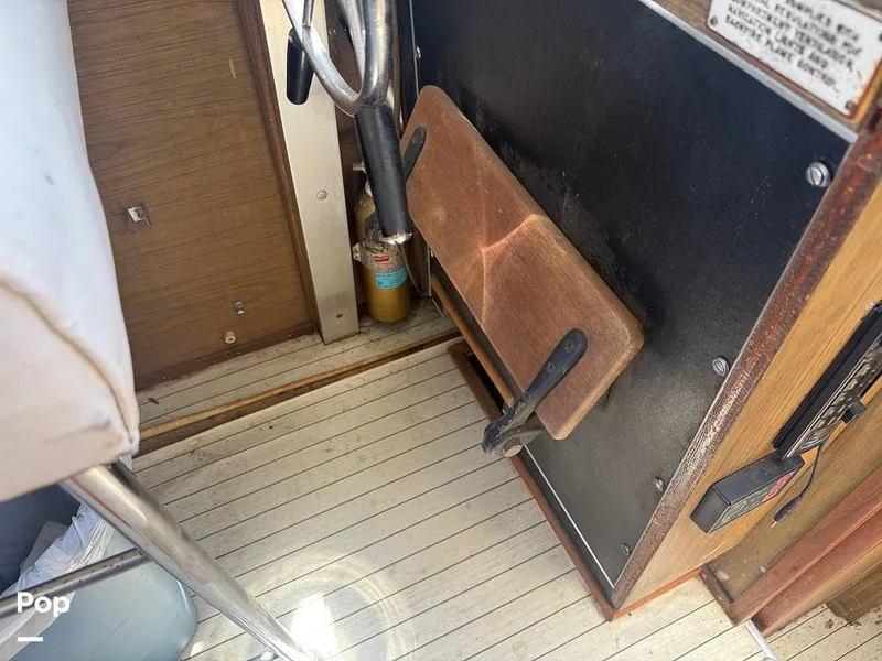 Slide: The Image of Chris-Craft Commander 31 Sports Express Flybridge 1970 - 16462639