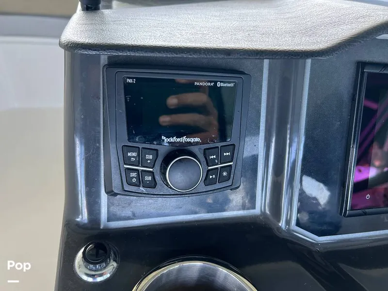 Slide: The Image of Bayliner VR6 OB 2024 - 16298617