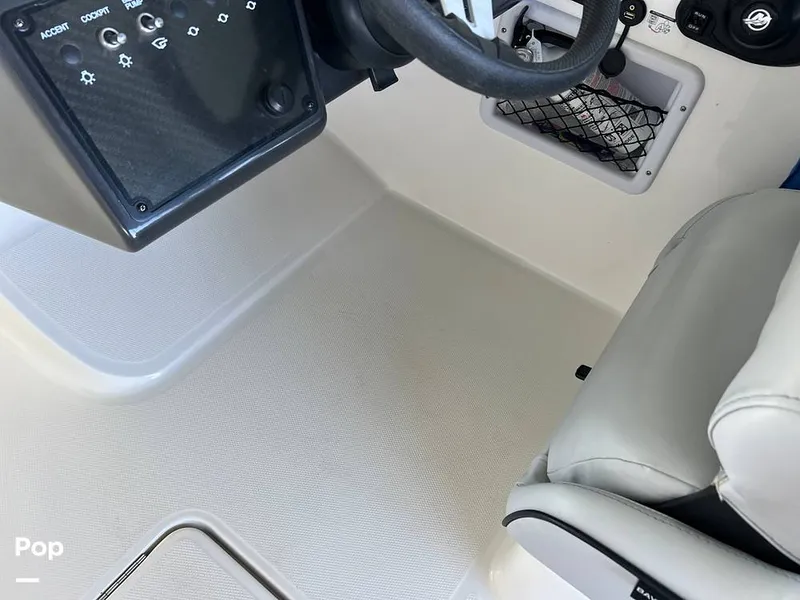 Slide: The Image of Bayliner VR6 OB 2024 - 16298625