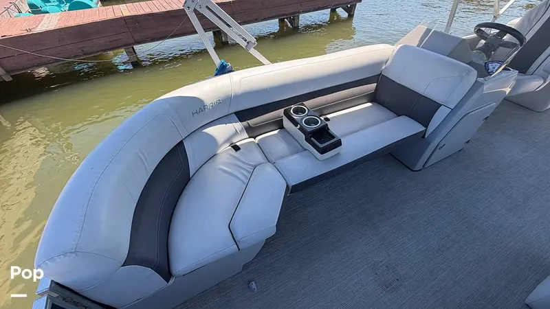 Slide: The Image of Harris CR 230 2022 - 16295701