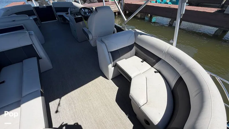 Slide: The Image of Harris CR 230 2022 - 16295708