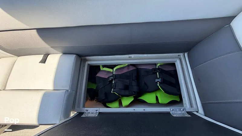 Slide: The Image of Harris CR 230 2022 - 16295730