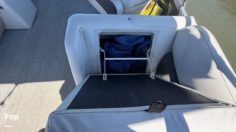 Slide: The Image of Harris CR 230 2022 - 16295737