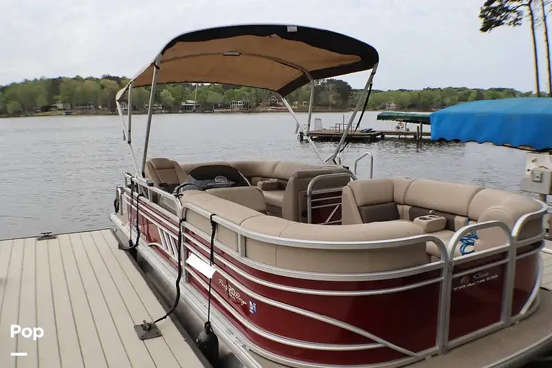 The Image of Sun Tracker Party Barge 20 DLX 2023 - 16352537