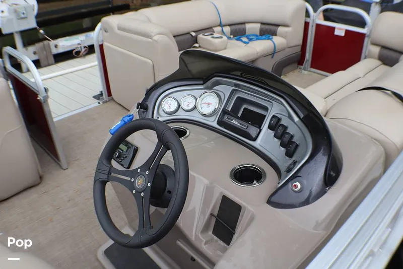 Slide: The Image of Sun Tracker Party Barge 20 DLX 2023 - 16319740