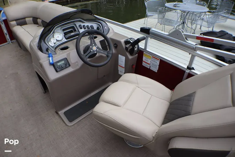 Slide: The Image of Sun Tracker Party Barge 20 DLX 2023 - 16319751