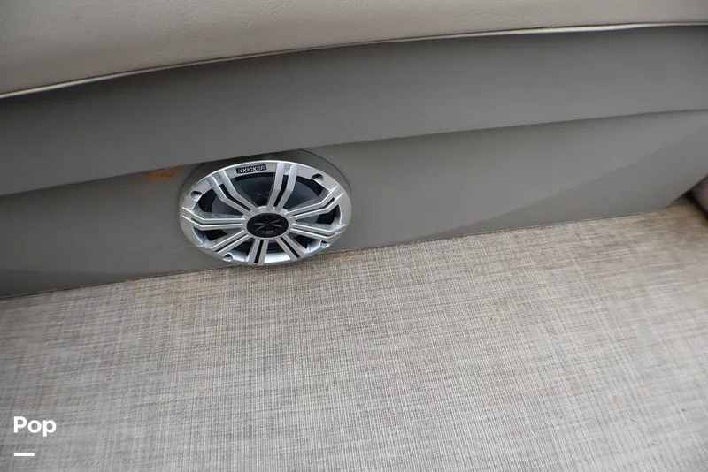 Slide: The Image of Sun Tracker Party Barge 20 DLX 2023 - 16319753