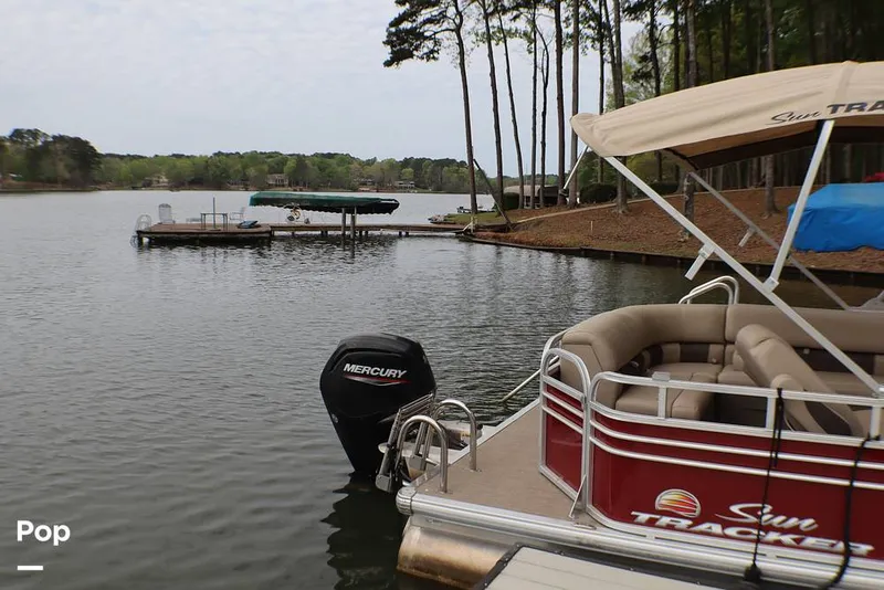 Slide: The Image of Sun Tracker Party Barge 20 DLX 2023 - 16319776