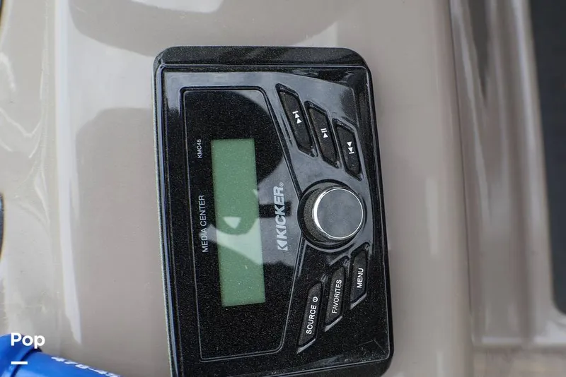 Slide: The Image of Sun Tracker Party Barge 20 DLX 2023 - 16319755