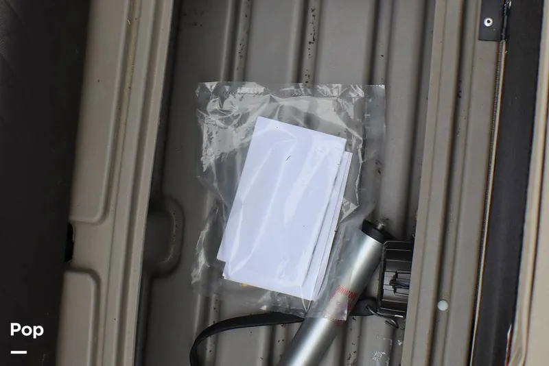 Slide: The Image of Sun Tracker Party Barge 20 DLX 2023 - 16319766