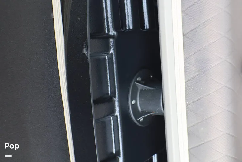 Slide: The Image of Sun Tracker Party Barge 20 DLX 2023 - 16319767