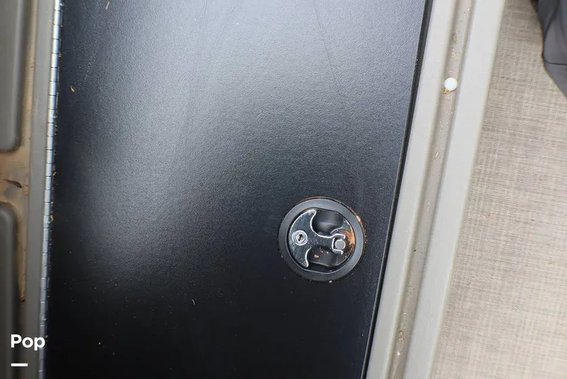 Slide: The Image of Sun Tracker Party Barge 20 DLX 2023 - 16319769