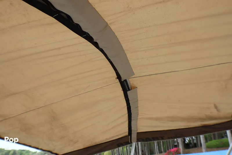 Slide: The Image of Sun Tracker Party Barge 20 DLX 2023 - 16319777