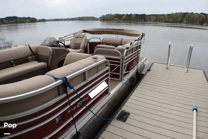 Slide: The Image of Sun Tracker Party Barge 20 DLX 2023 - 16352533