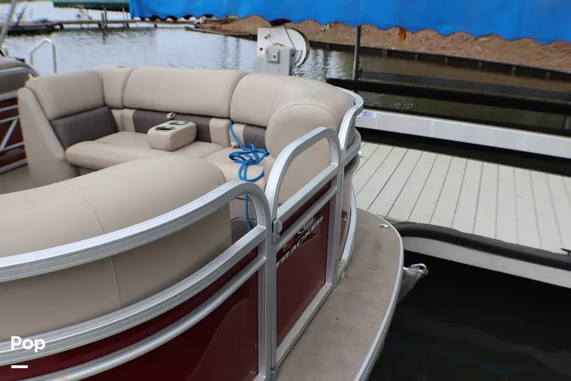 Slide: The Image of Sun Tracker Party Barge 20 DLX 2023 - 16319779