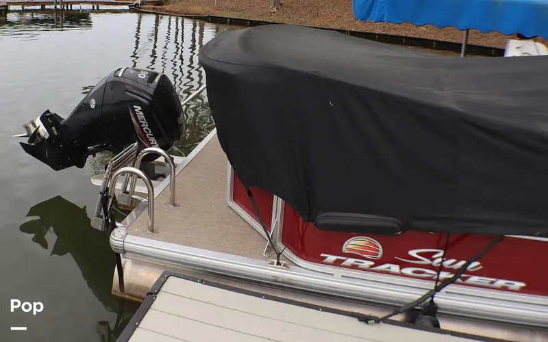 Slide: The Image of Tracker Sun Tracker Party Barge 20DLX 2023 - 16319734