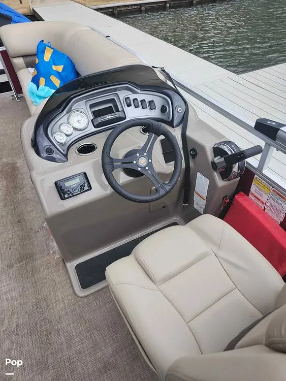 Slide: The Image of Tracker Sun Tracker Party Barge 20DLX 2023 - 16292337