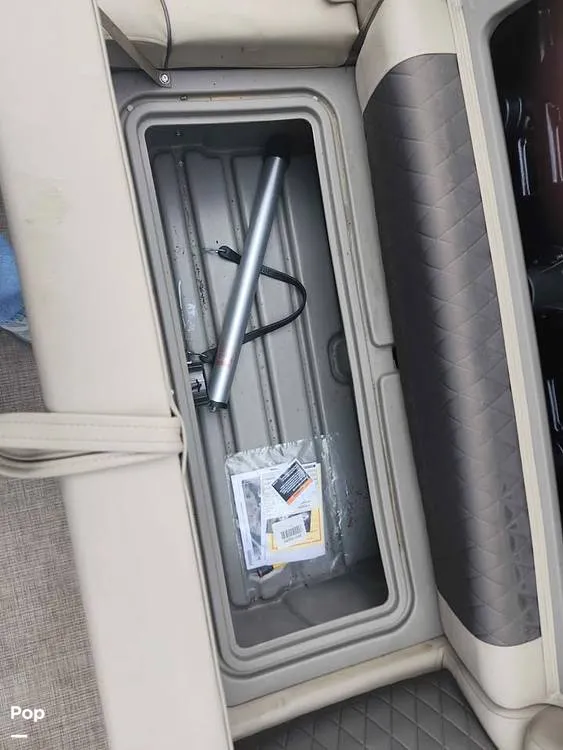 Slide: The Image of Tracker Sun Tracker Party Barge 20DLX 2023 - 16292338