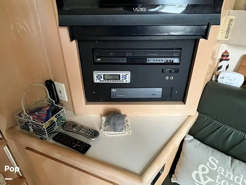 Slide: The Image of Carver Yachts Mariner 350 Diesel 1998 - 16818734