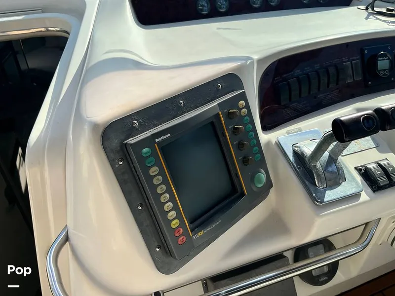 Slide: The Image of Sea Ray 330 Sundancer 1995 - 16819371