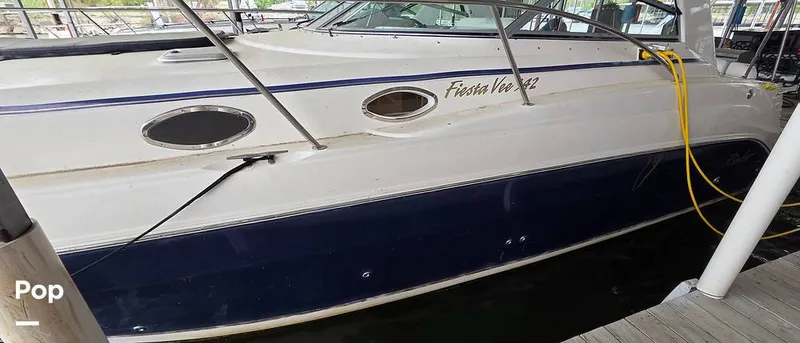 Slide: The Image of Rinker Fiesta Vee 342 2005 - 16311898