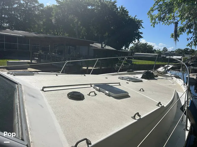 Slide: The Image of Bayliner Motoryacht 3870 1987 - 16322626