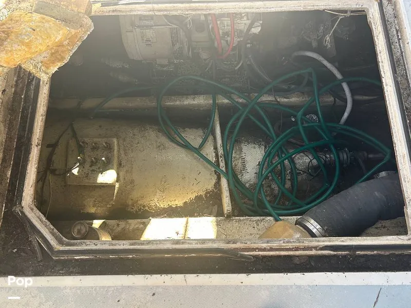 Slide: The Image of Bayliner Motoryacht 3870 1987 - 16322633