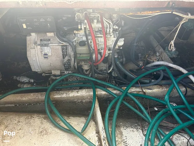 Slide: The Image of Bayliner Motoryacht 3870 1987 - 16322634