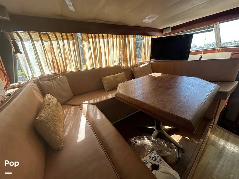 Slide: The Image of Bayliner Motoryacht 3870 1987 - 16322637