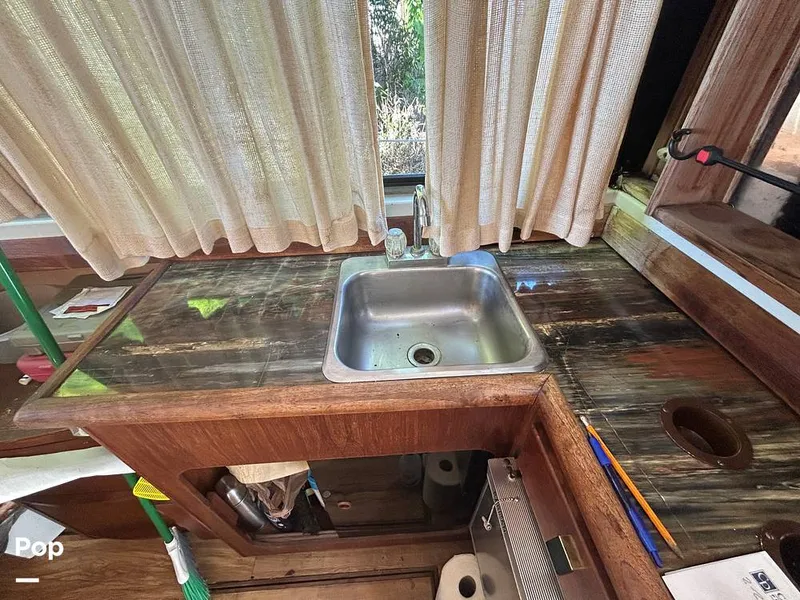 Slide: The Image of Bayliner Motoryacht 3870 1987 - 16322638