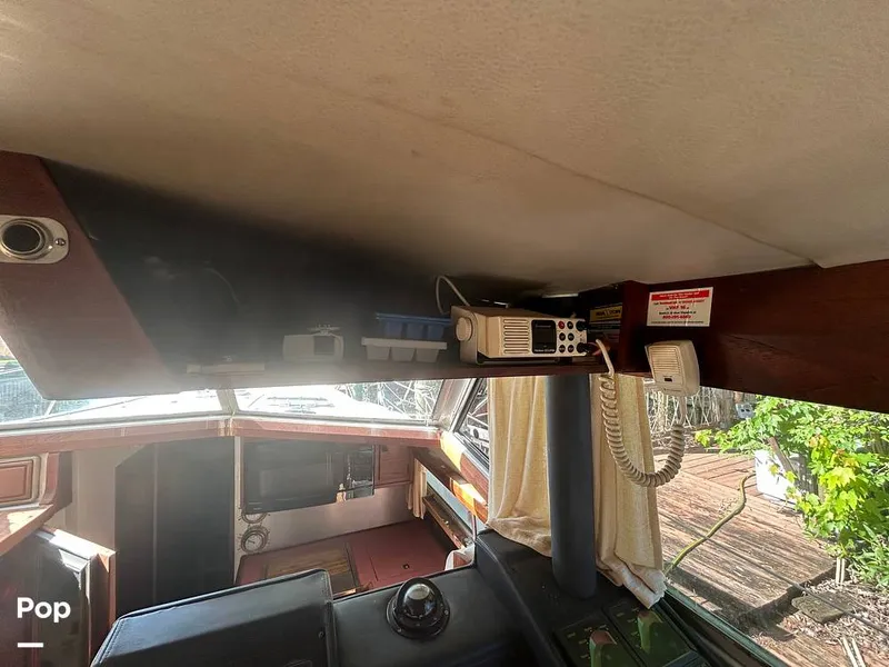 Slide: The Image of Bayliner Motoryacht 3870 1987 - 16322640