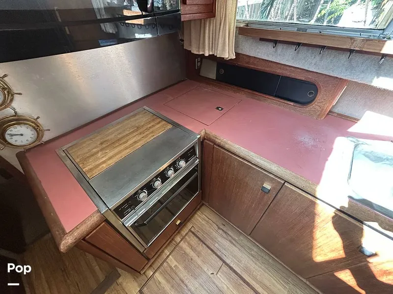 Slide: The Image of Bayliner Motoryacht 3870 1987 - 16322646